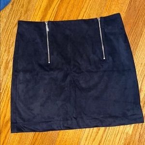 Kensie Suede skirt with zippers